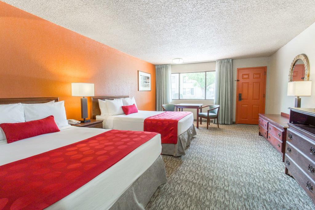 Dobson Ranch Inn Mesa Bagian luar foto