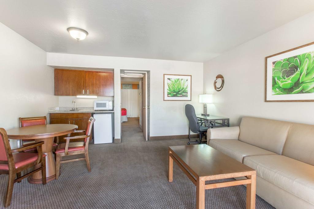 Dobson Ranch Inn Mesa Bagian luar foto
